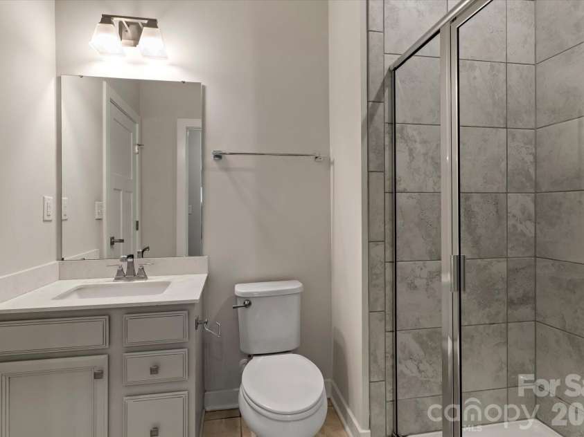 10250 Paper Birch Drive, Charlotte, NC 28215.  MLS# CAR4379500, YatesRealty ID 43565. 