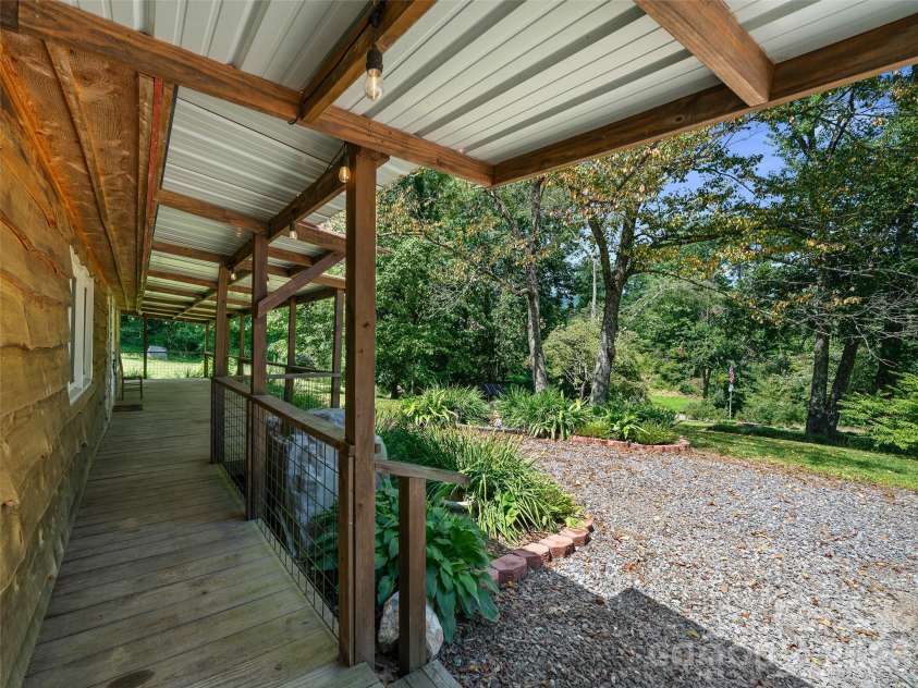 161 Moody Mountain Road, Burnsville, NC 28714.  MLS# CAR4411099, YatesRealty ID 43566. 