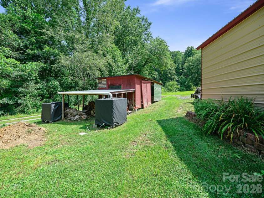 161 Moody Mountain Road, Burnsville, NC 28714.  MLS# CAR4411099, YatesRealty ID 43566. 