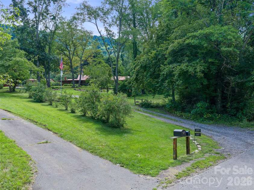 161 Moody Mountain Road, Burnsville, NC 28714.  MLS# CAR4411099, YatesRealty ID 43566. 