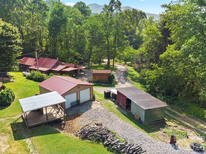 161 Moody Mountain Road, Burnsville, NC 28714.  MLS# CAR4411099, YatesRealty ID 43566. 