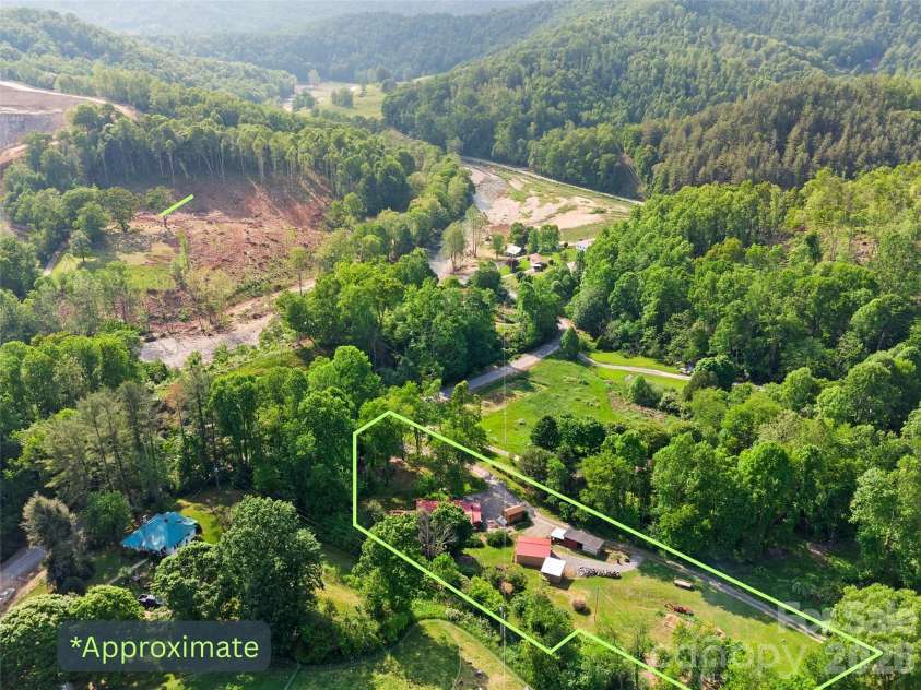 161 Moody Mountain Road, Burnsville, NC 28714.  MLS# CAR4411099, YatesRealty ID 43566. 