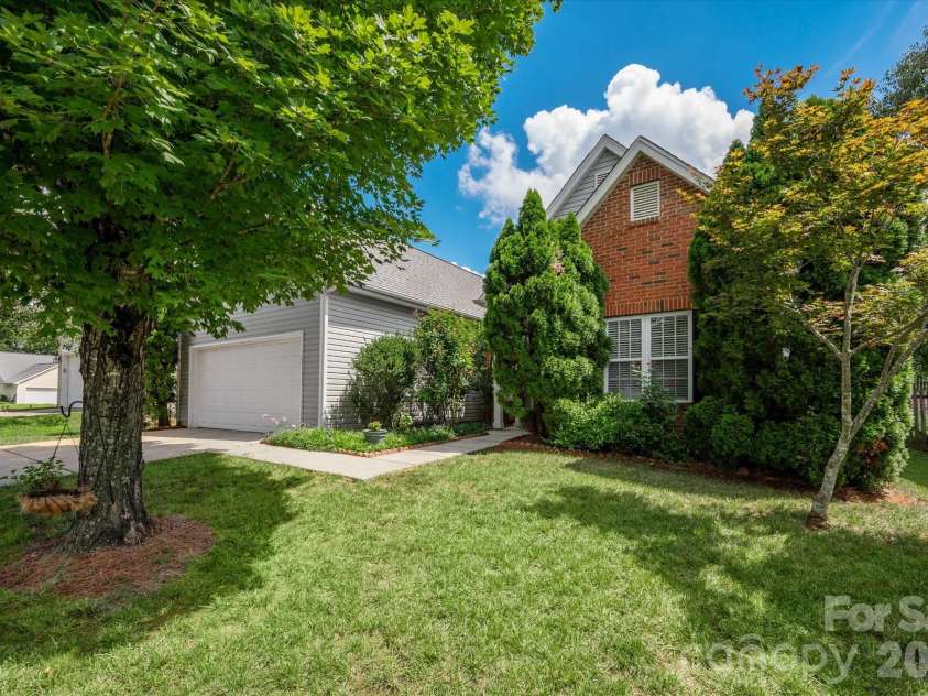 9407 Thatcher Hall Court, Charlotte, NC 28277.  MLS# CAR4412775, YatesRealty ID 43567. 
