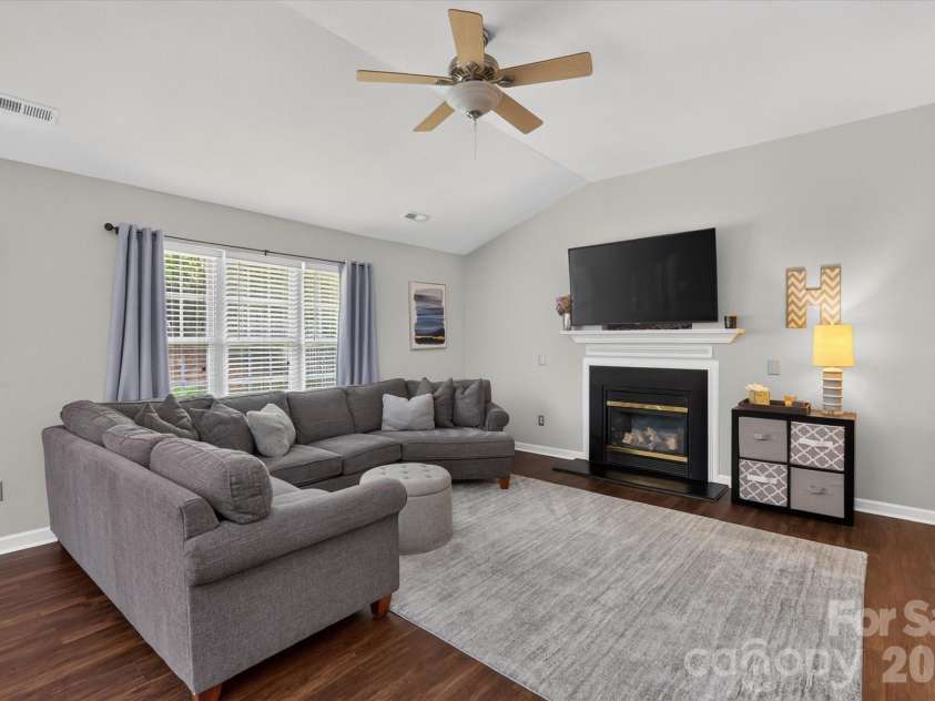 9407 Thatcher Hall Court, Charlotte, NC 28277.  MLS# CAR4412775, YatesRealty ID 43567. 