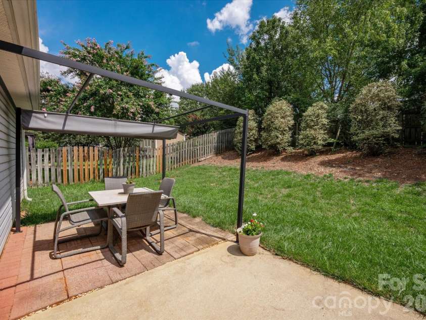 9407 Thatcher Hall Court, Charlotte, NC 28277.  MLS# CAR4412775, YatesRealty ID 43567. 