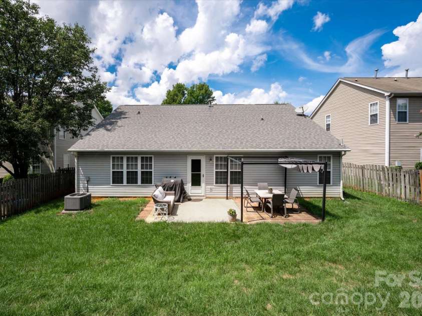 9407 Thatcher Hall Court, Charlotte, NC 28277.  MLS# CAR4412775, YatesRealty ID 43567. 