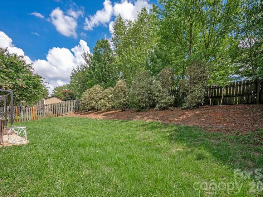 9407 Thatcher Hall Court, Charlotte, NC 28277.  MLS# CAR4412775, YatesRealty ID 43567. 