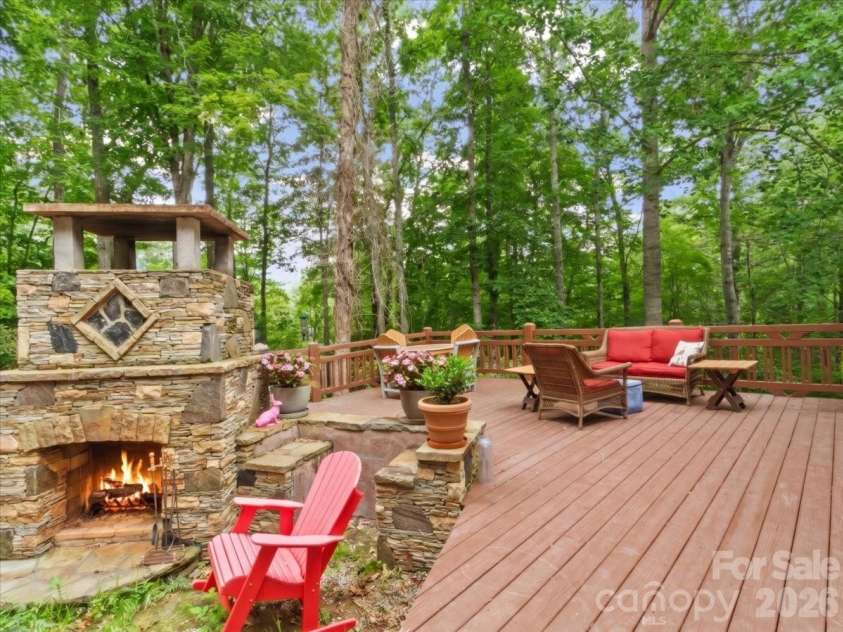 30 Kalmia Cove, Burnsville, NC 28714.  MLS# CAR4405534, YatesRealty ID 43568. 