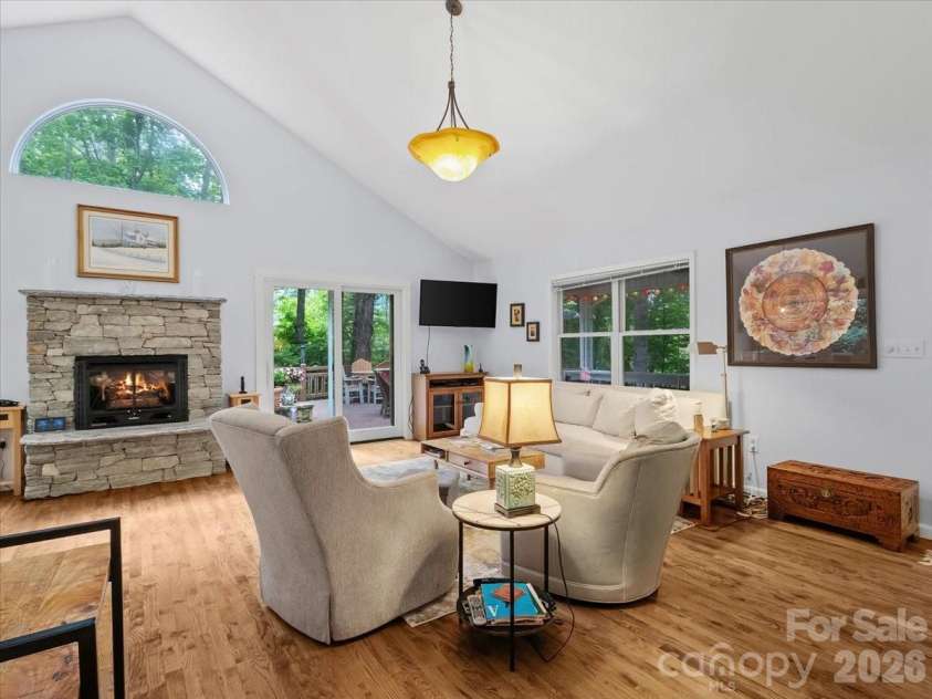 30 Kalmia Cove, Burnsville, NC 28714.  MLS# CAR4405534, YatesRealty ID 43568. 