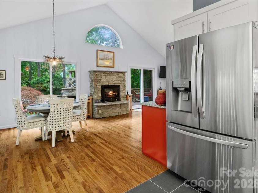 30 Kalmia Cove, Burnsville, NC 28714.  MLS# CAR4405534, YatesRealty ID 43568. 