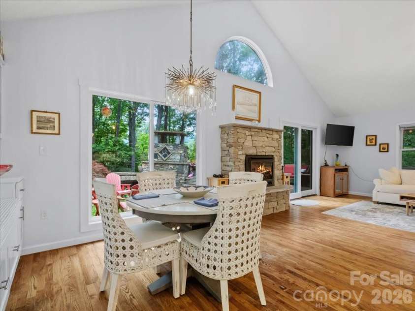 30 Kalmia Cove, Burnsville, NC 28714.  MLS# CAR4405534, YatesRealty ID 43568. 