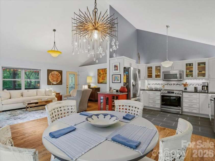 30 Kalmia Cove, Burnsville, NC 28714.  MLS# CAR4405534, YatesRealty ID 43568. 