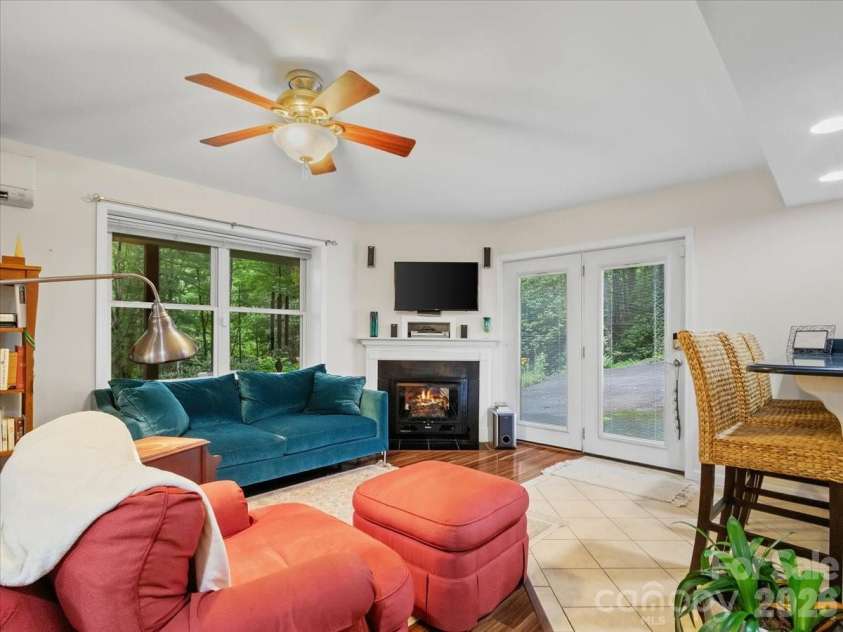 30 Kalmia Cove, Burnsville, NC 28714.  MLS# CAR4405534, YatesRealty ID 43568. 