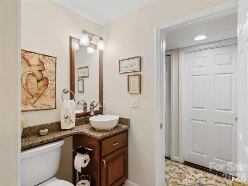 30 Kalmia Cove, Burnsville, NC 28714.  MLS# CAR4405534, YatesRealty ID 43568. 