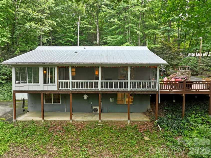 30 Kalmia Cove, Burnsville, NC 28714.  MLS# CAR4405534, YatesRealty ID 43568. 