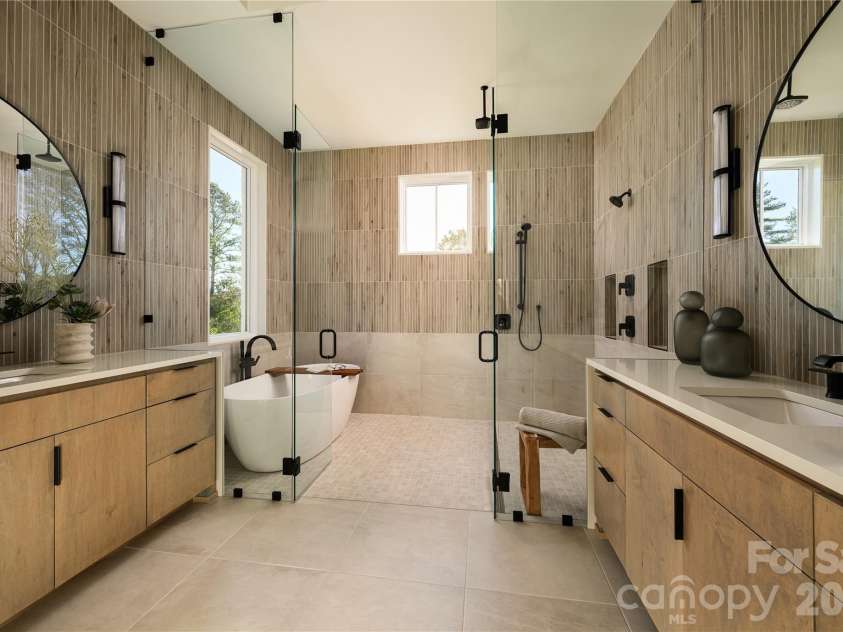 17018 Grande Vineyards Drive, Mint Hill, NC 28227.  MLS# CAR4349459, YatesRealty ID 4357. Primary Bath