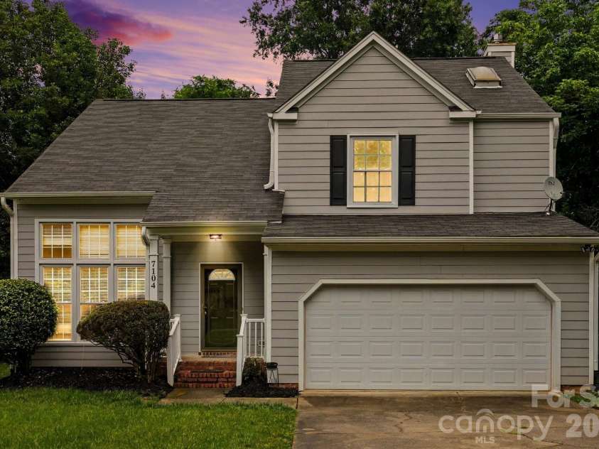 7104 Kinsmore Lane, Charlotte, NC 28269.  MLS# CAR4389282, YatesRealty ID 43573. 
