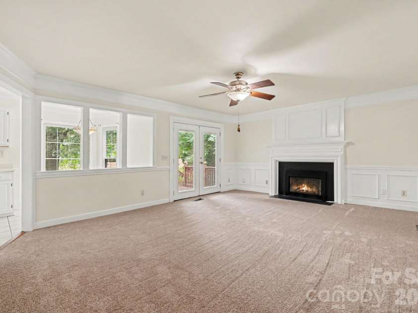 7104 Kinsmore Lane, Charlotte, NC 28269.  MLS# CAR4389282, YatesRealty ID 43573. 