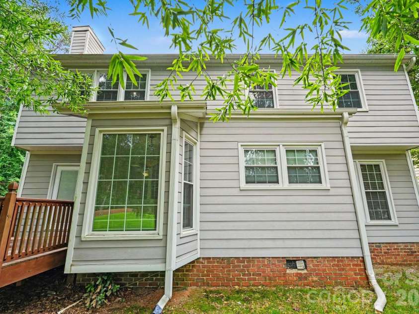 7104 Kinsmore Lane, Charlotte, NC 28269.  MLS# CAR4389282, YatesRealty ID 43573. 