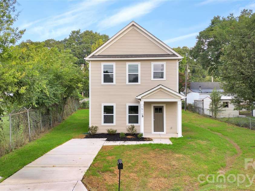 1510 Beechwood Drive, Gastonia, NC 28052.  MLS# CAR4410574, YatesRealty ID 43574. 