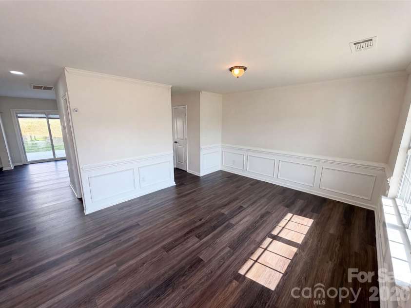 9833 Wardley Drive, Charlotte, NC 28215.  MLS# CAR4409714, YatesRealty ID 43575. 