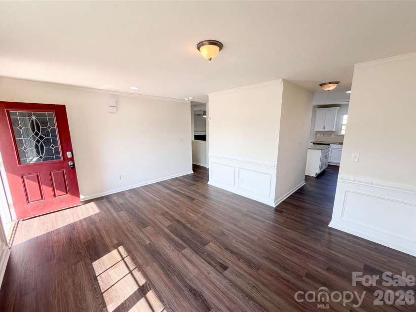 9833 Wardley Drive, Charlotte, NC 28215.  MLS# CAR4409714, YatesRealty ID 43575. 
