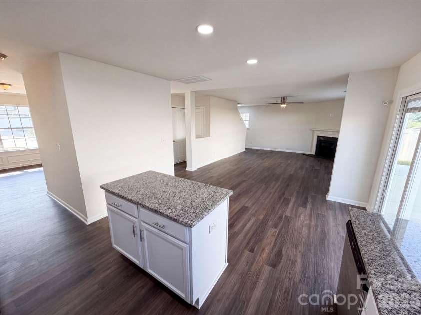 9833 Wardley Drive, Charlotte, NC 28215.  MLS# CAR4409714, YatesRealty ID 43575. 