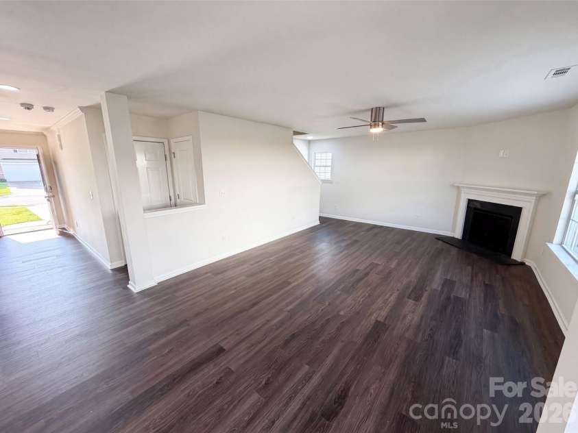 9833 Wardley Drive, Charlotte, NC 28215.  MLS# CAR4409714, YatesRealty ID 43575. 