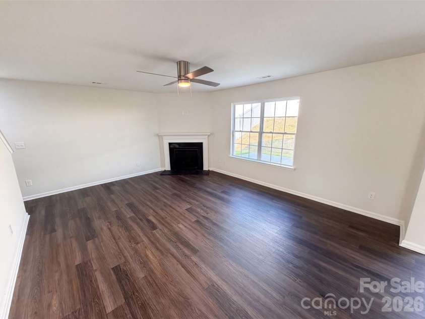 9833 Wardley Drive, Charlotte, NC 28215.  MLS# CAR4409714, YatesRealty ID 43575. 