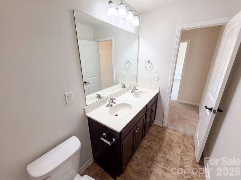 9833 Wardley Drive, Charlotte, NC 28215.  MLS# CAR4409714, YatesRealty ID 43575. 