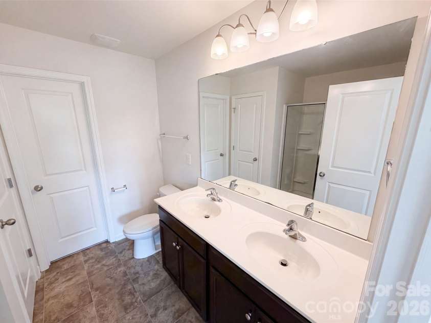 9833 Wardley Drive, Charlotte, NC 28215.  MLS# CAR4409714, YatesRealty ID 43575. 