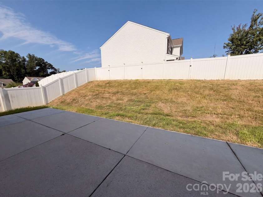 9833 Wardley Drive, Charlotte, NC 28215.  MLS# CAR4409714, YatesRealty ID 43575. 