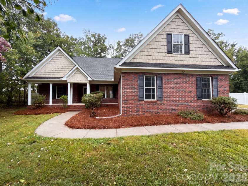 2037 Olde Towne Drive, Monroe, NC 28110.  MLS# CAR4408411, YatesRealty ID 43576. 