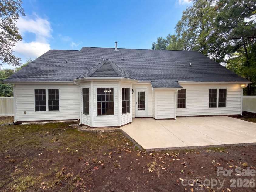 2037 Olde Towne Drive, Monroe, NC 28110.  MLS# CAR4408411, YatesRealty ID 43576. 