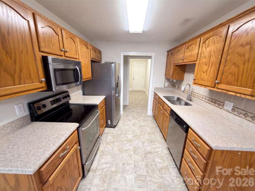 2037 Olde Towne Drive, Monroe, NC 28110.  MLS# CAR4408411, YatesRealty ID 43576. 