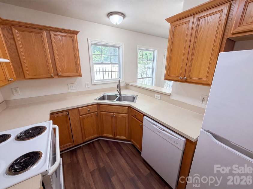 9514 Littleleaf Drive, Charlotte, NC 28215.  MLS# CAR4411098, YatesRealty ID 43577. 