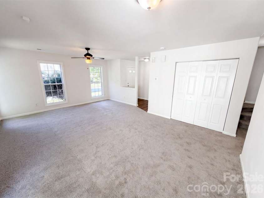 9514 Littleleaf Drive, Charlotte, NC 28215.  MLS# CAR4411098, YatesRealty ID 43577. 