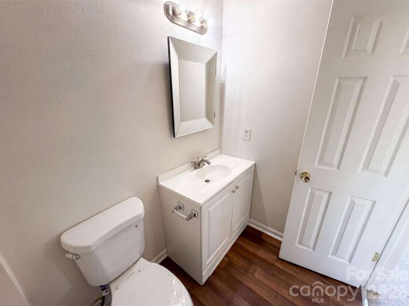 9514 Littleleaf Drive, Charlotte, NC 28215.  MLS# CAR4411098, YatesRealty ID 43577. 
