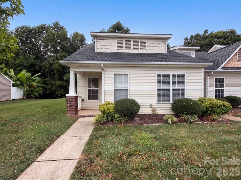 946 Olde Towne Way, Rock Hill, SC 29732.  MLS# CAR4408470, YatesRealty ID 43578. 