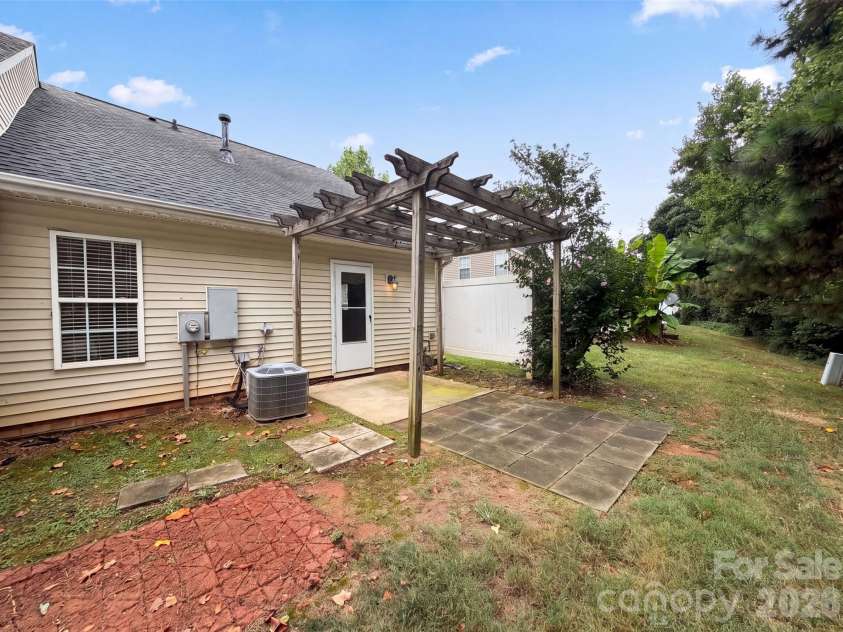 946 Olde Towne Way, Rock Hill, SC 29732.  MLS# CAR4408470, YatesRealty ID 43578. 