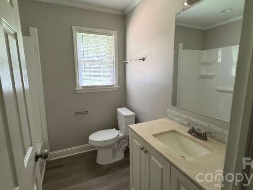 7511 Monroe Road, Charlotte, NC 28212.  MLS# CAR4407838, YatesRealty ID 43579. Bathroom 1
