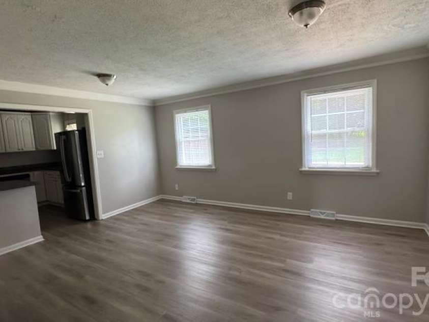 7511 Monroe Road, Charlotte, NC 28212.  MLS# CAR4407838, YatesRealty ID 43579. Dining Room