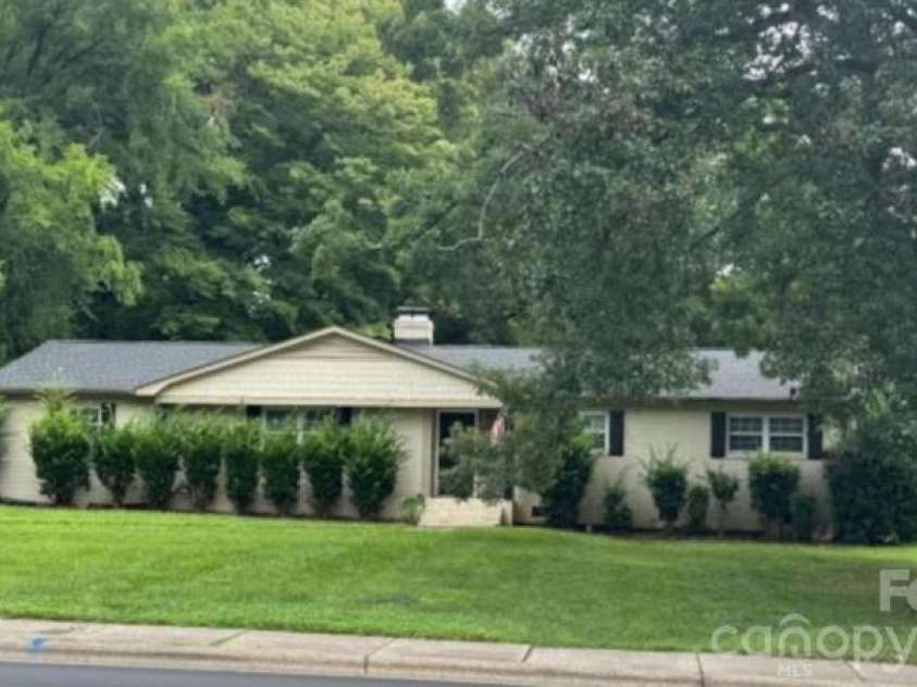 7511 Monroe Road, Charlotte, NC 28212.  MLS# CAR4407838, YatesRealty ID 43579. Exterior Front