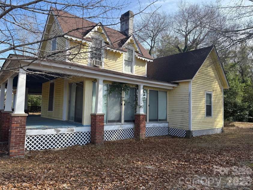 1801 Overbrook Road, Kershaw, SC 29067.  MLS# CAR4326123, YatesRealty ID 4358. 