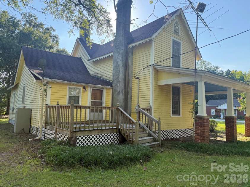 1801 Overbrook Road, Kershaw, SC 29067.  MLS# CAR4326123, YatesRealty ID 4358. 