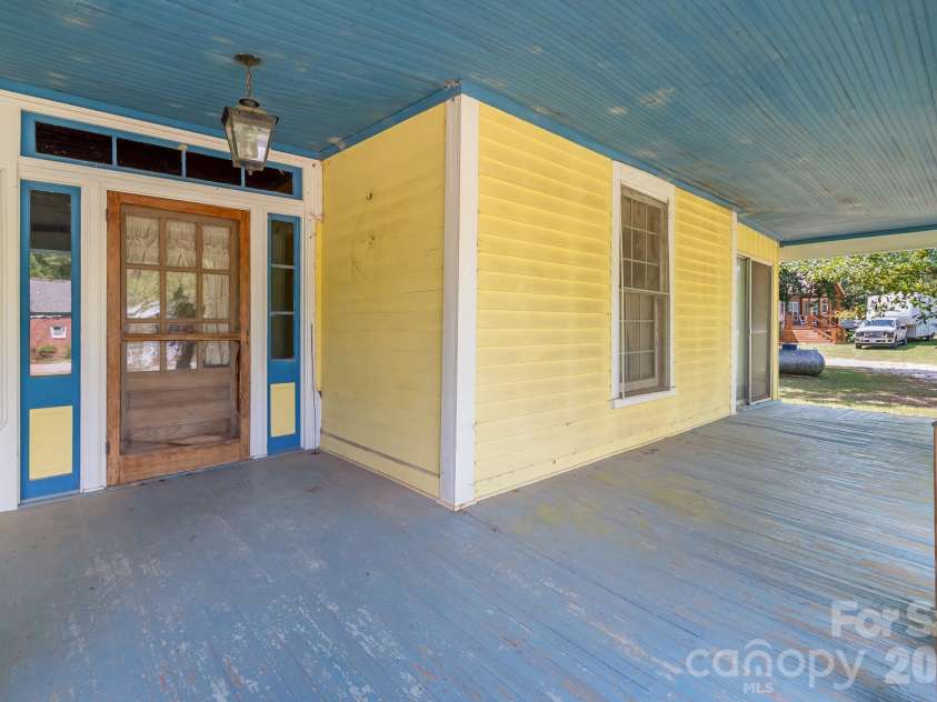 1801 Overbrook Road, Kershaw, SC 29067.  MLS# CAR4326123, YatesRealty ID 4358. 