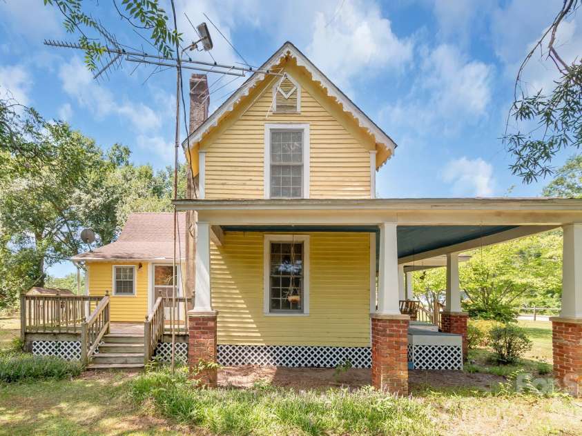 1801 Overbrook Road, Kershaw, SC 29067.  MLS# CAR4326123, YatesRealty ID 4358. 