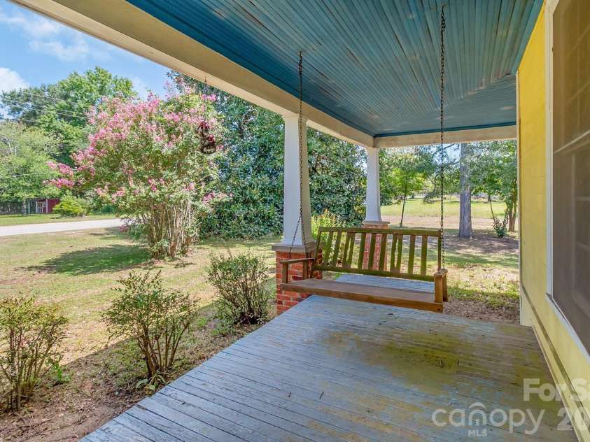 1801 Overbrook Road, Kershaw, SC 29067.  MLS# CAR4326123, YatesRealty ID 4358. 