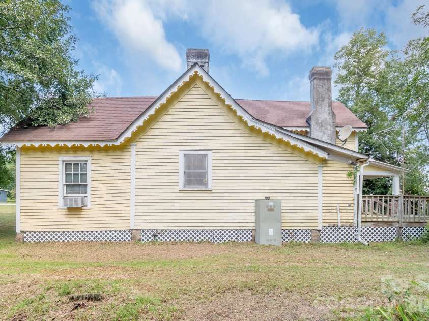 1801 Overbrook Road, Kershaw, SC 29067.  MLS# CAR4326123, YatesRealty ID 4358. 