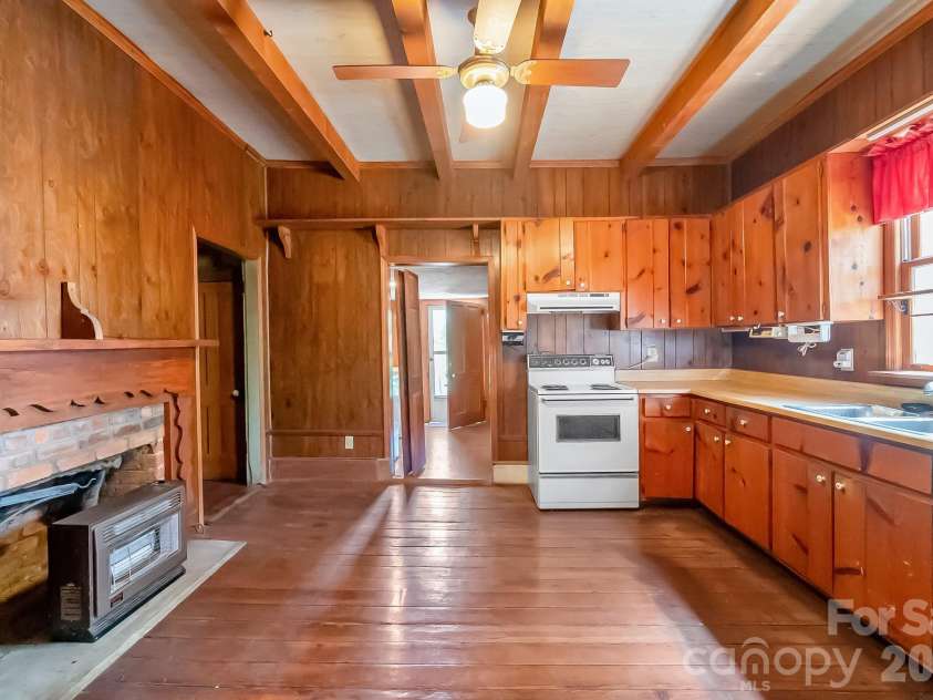 1801 Overbrook Road, Kershaw, SC 29067.  MLS# CAR4326123, YatesRealty ID 4358. 